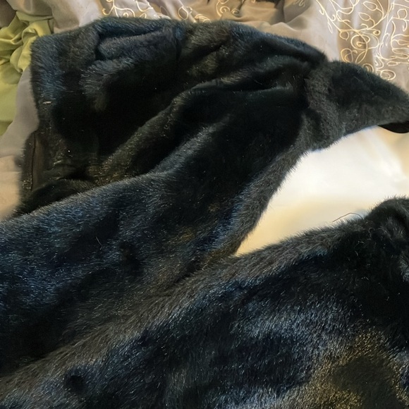 Fashioned in Tudor City by Malden Mills Cape Wrap Faux Fur Size Med Circa 1960’s - Picture 10 of 11